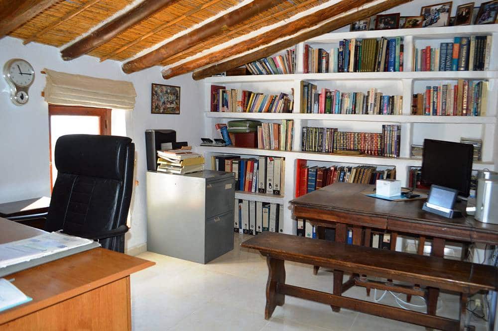 4 soveværelse Finca/Landehus til salg i Bedar med swimmingpool garage - € 345.000 (Ref: 3525791)