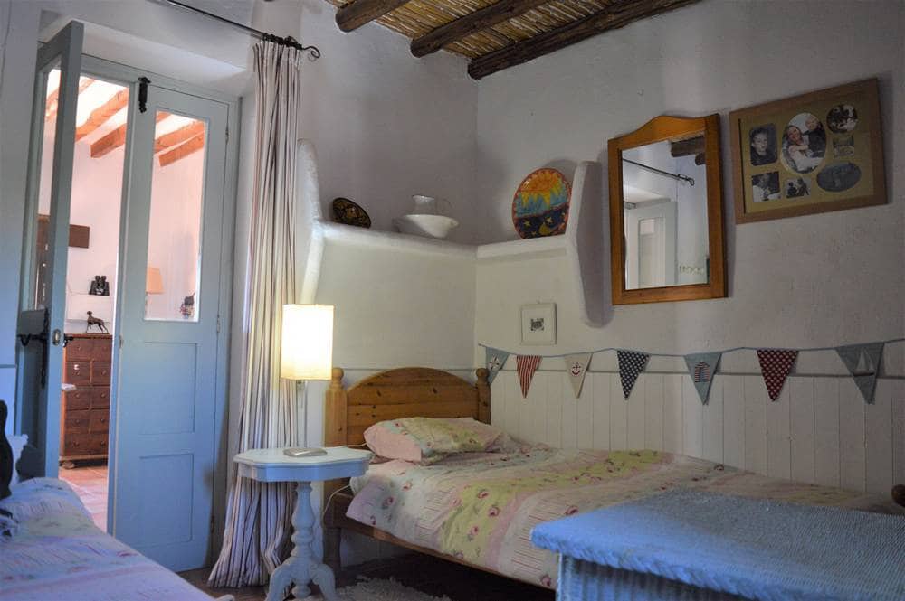 6 soveværelse Finca/Landehus til salg i Cuevas del Almanzora med swimmingpool garage - € 349.500 (Ref: 5274000)