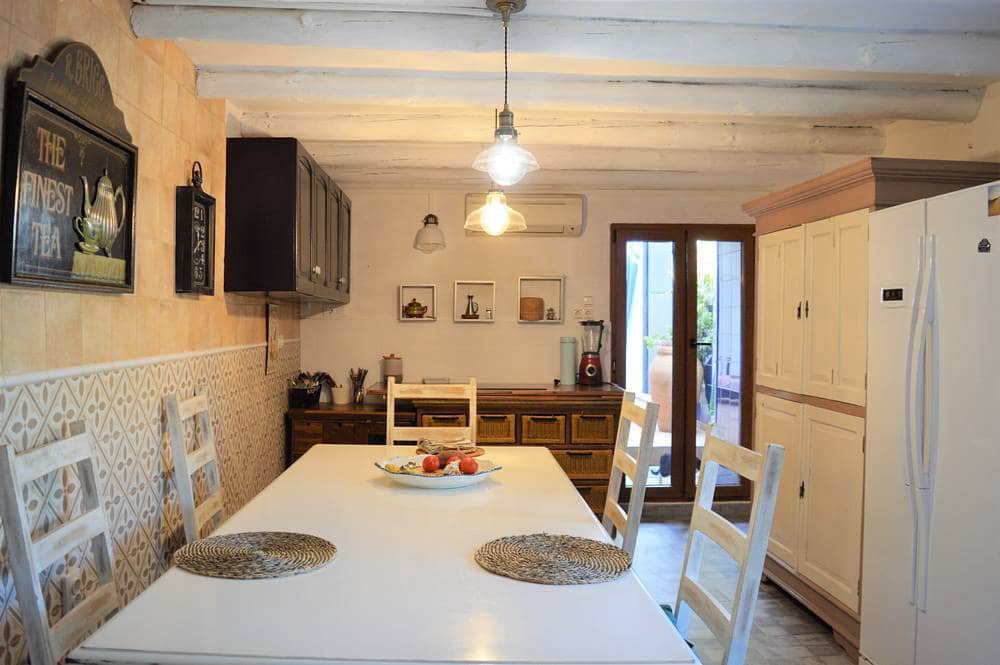 4 sypialnia Finka/Dom wiejski na sprzedaż w Cariatiz z garażem - 165 000 € (Ref: 7302129)