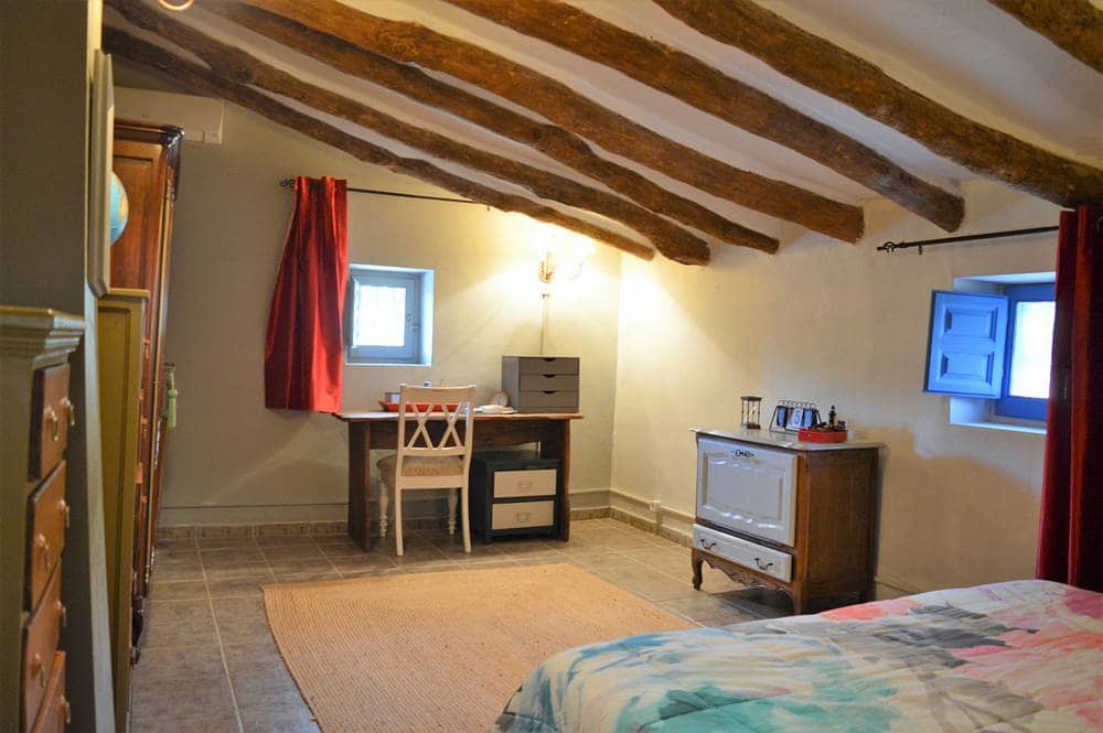 4 sypialnia Finka/Dom wiejski na sprzedaż w Cariatiz z garażem - 165 000 € (Ref: 7302129)