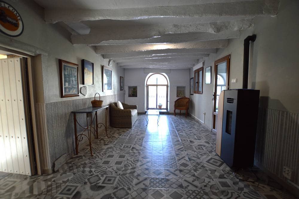 4 sypialnia Finka/Dom wiejski na sprzedaż w Cariatiz z garażem - 165 000 € (Ref: 7302129)
