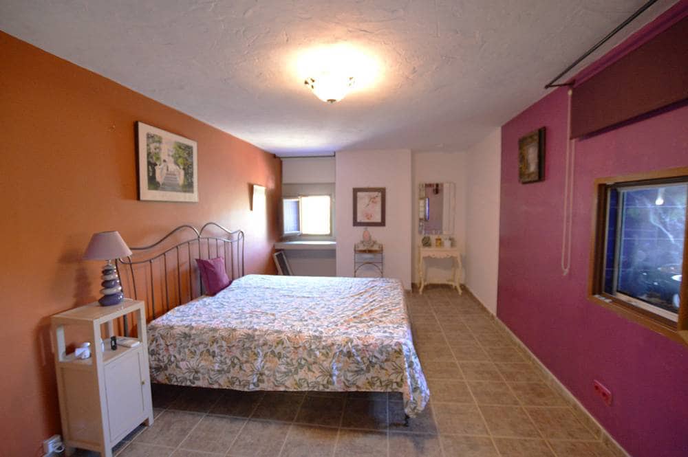 4 sypialnia Finka/Dom wiejski na sprzedaż w Cariatiz z garażem - 165 000 € (Ref: 7302129)