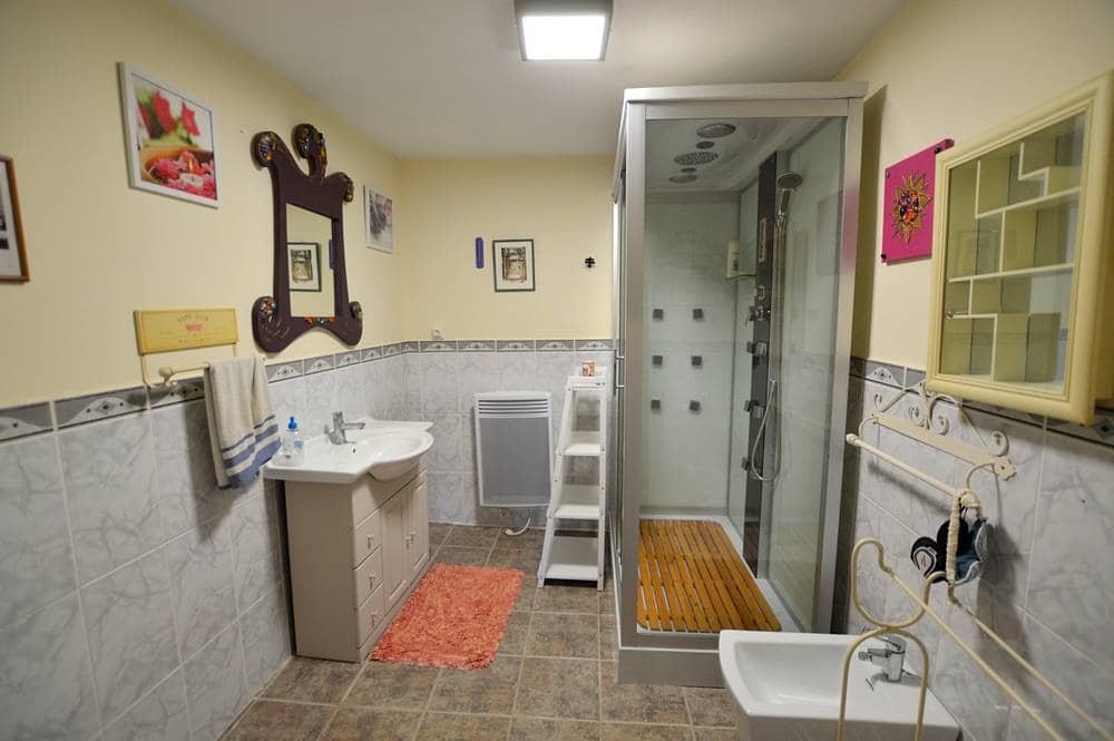 4 sypialnia Finka/Dom wiejski na sprzedaż w Cariatiz z garażem - 165 000 € (Ref: 7302129)