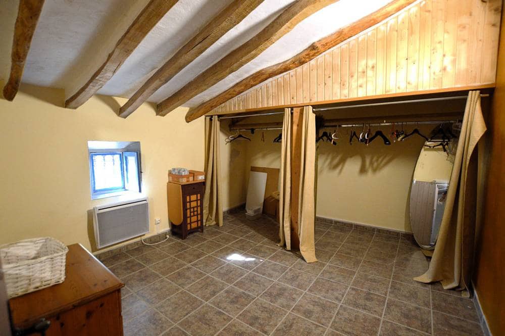 4 sypialnia Finka/Dom wiejski na sprzedaż w Cariatiz z garażem - 165 000 € (Ref: 7302129)