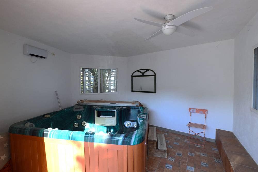 4 sypialnia Finka/Dom wiejski na sprzedaż w Cariatiz z garażem - 165 000 € (Ref: 7302129)