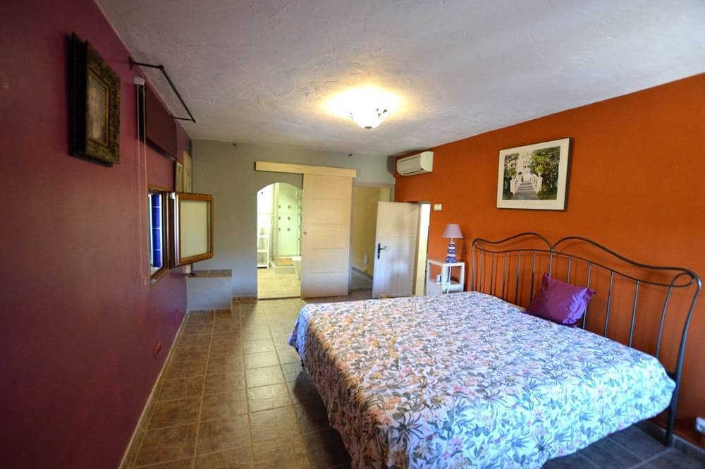 4 sypialnia Finka/Dom wiejski na sprzedaż w Cariatiz z garażem - 165 000 € (Ref: 7302129)