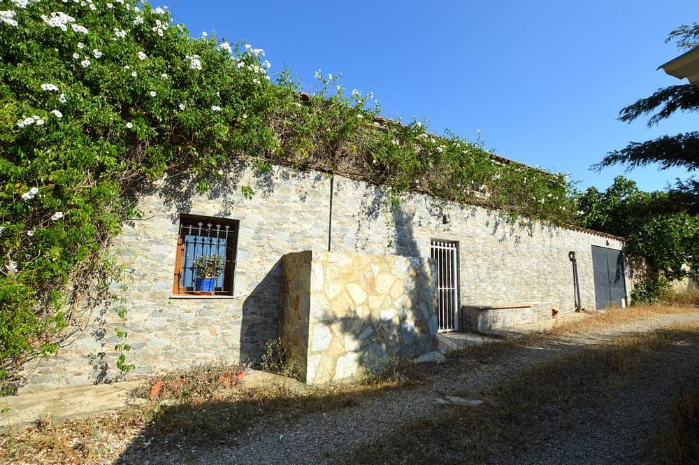 4 sypialnia Finka/Dom wiejski na sprzedaż w Cariatiz z garażem - 165 000 € (Ref: 7302129)