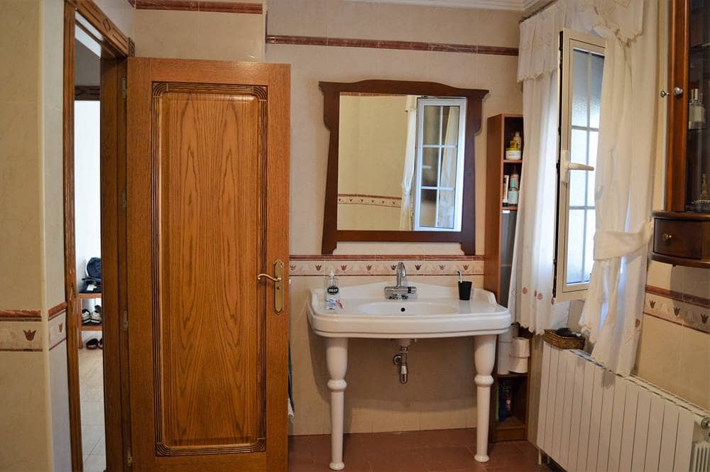 4 soveværelse Villa til salg i Cariatiz med garage - € 260.000 (Ref: 7327235)