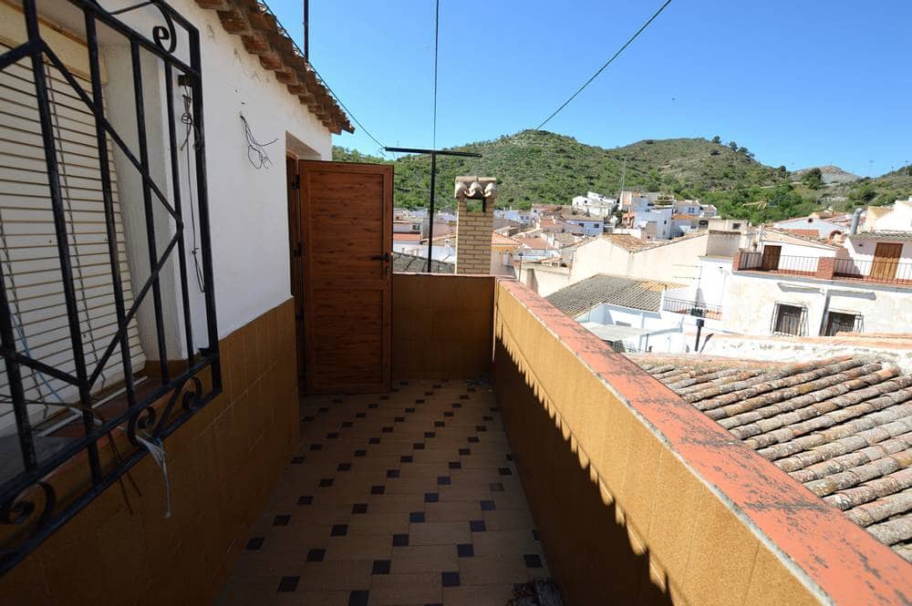 4 makuuhuone Omakotitalo myytävänä paikassa Lubrin - 85 000 € (Ref: 7660652)