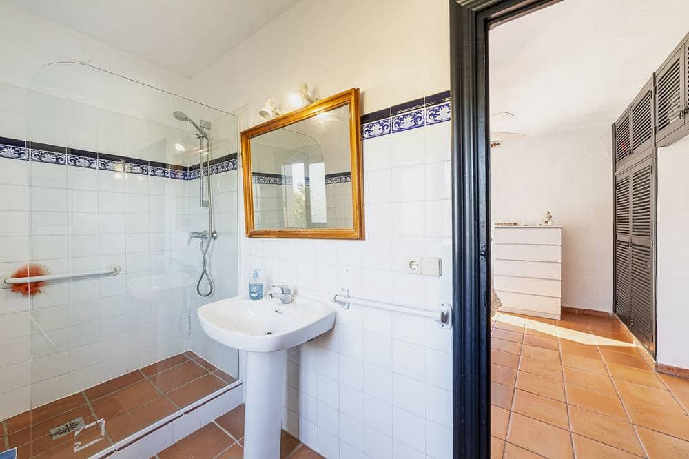 6 quarto Moradia para venda em Agua Amarga com piscina garagem - 1 250 000 € (Ref: 7825727)