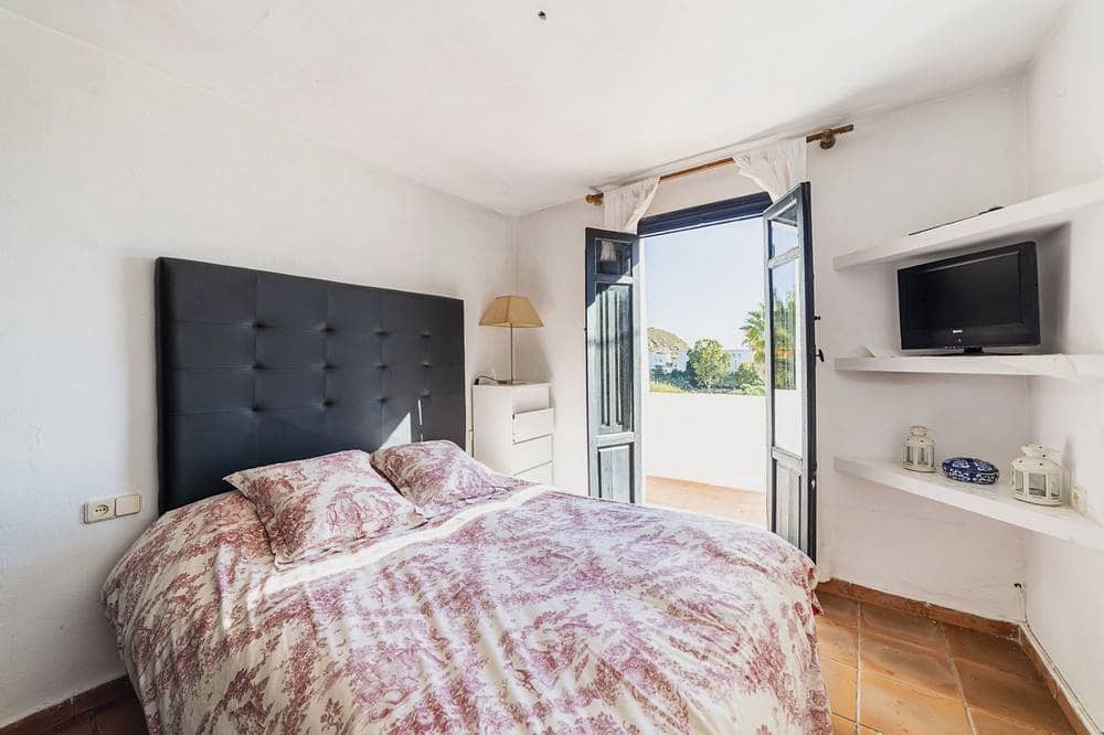 6 quarto Moradia para venda em Agua Amarga com piscina garagem - 1 250 000 € (Ref: 7825727)