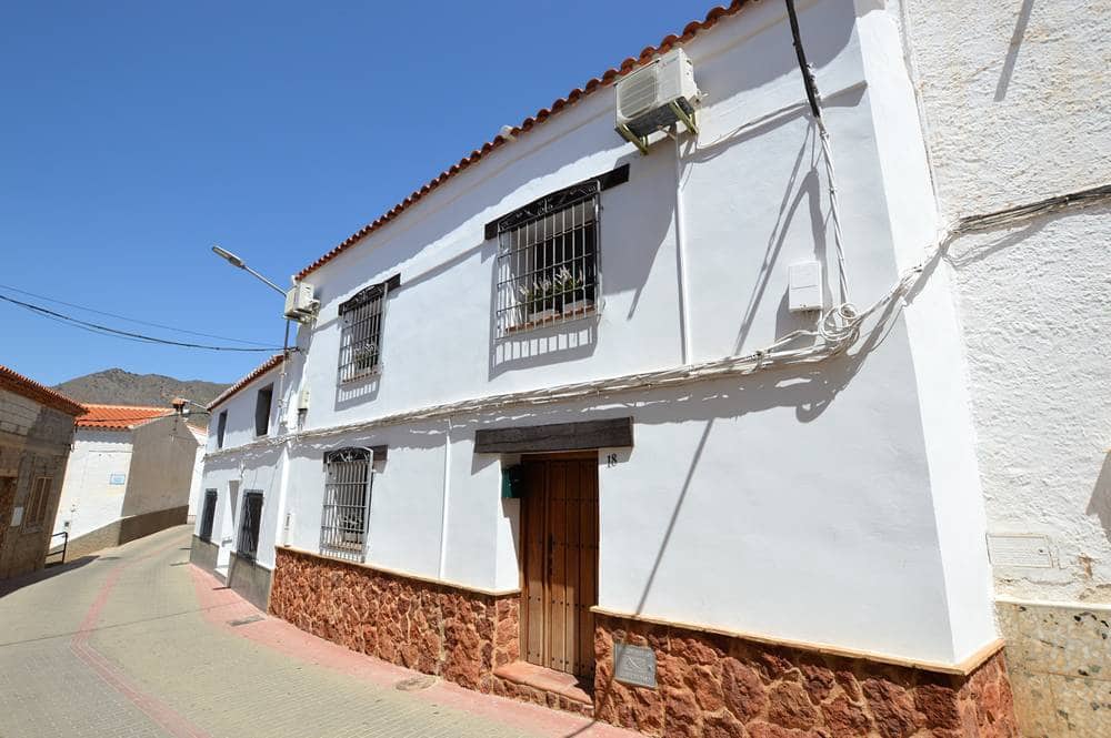 8 soveværelse Byhus til salg i Uleila del Campo med garage - € 190.000 (Ref: 8232804)