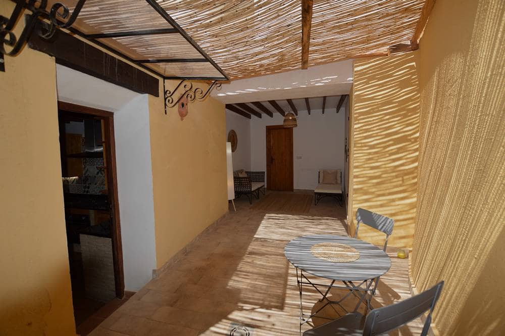 8 soveværelse Byhus til salg i Uleila del Campo med garage - € 190.000 (Ref: 8232804)