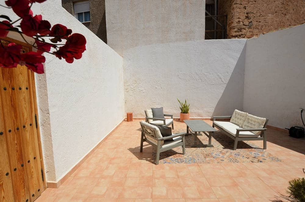 8 soveværelse Byhus til salg i Uleila del Campo med garage - € 190.000 (Ref: 8232804)