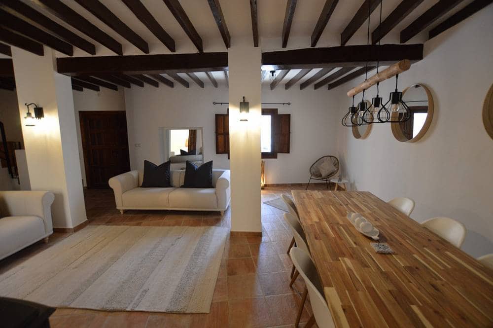 8 soveværelse Byhus til salg i Uleila del Campo med garage - € 190.000 (Ref: 8232804)