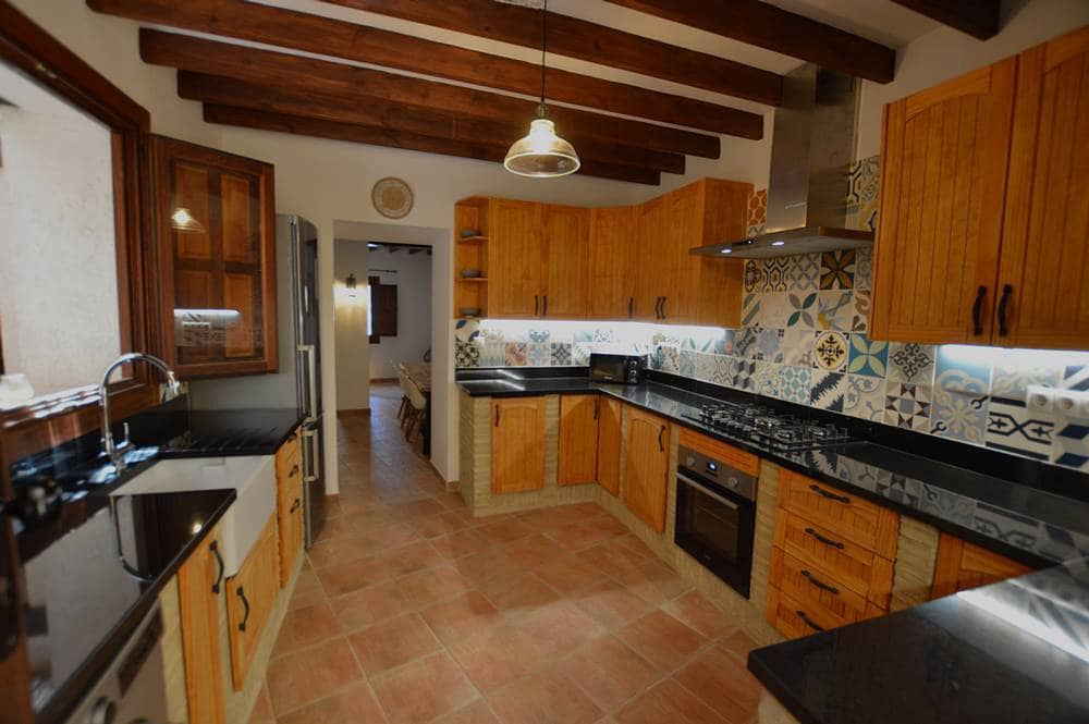 8 soveværelse Byhus til salg i Uleila del Campo med garage - € 190.000 (Ref: 8232804)