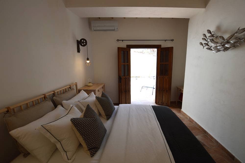 8 soveværelse Byhus til salg i Uleila del Campo med garage - € 190.000 (Ref: 8232804)