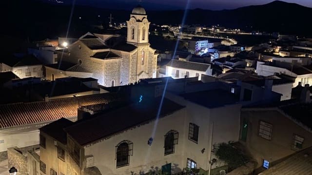 8 soveværelse Byhus til salg i Uleila del Campo med garage - € 190.000 (Ref: 8232804)