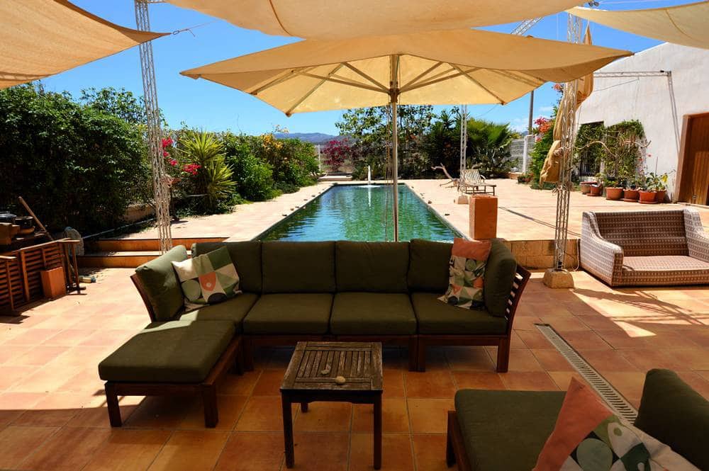 4 soveværelse Finca/Landehus til salg i Antas med swimmingpool garage - € 345.000 (Ref: 8302390)