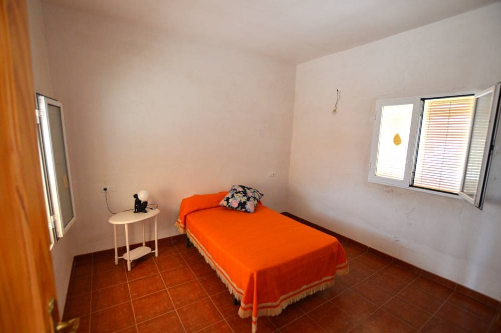 5 bedroom Finca/Country House for sale in Lubrin with garage - € 115,000 (Ref: 8465593)