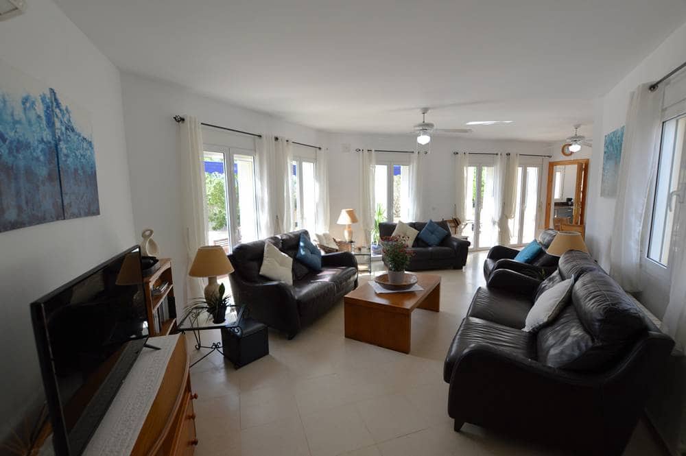 4 bedroom Villa for sale in Bedar with pool garage - € 525,000 (Ref: 8923159)