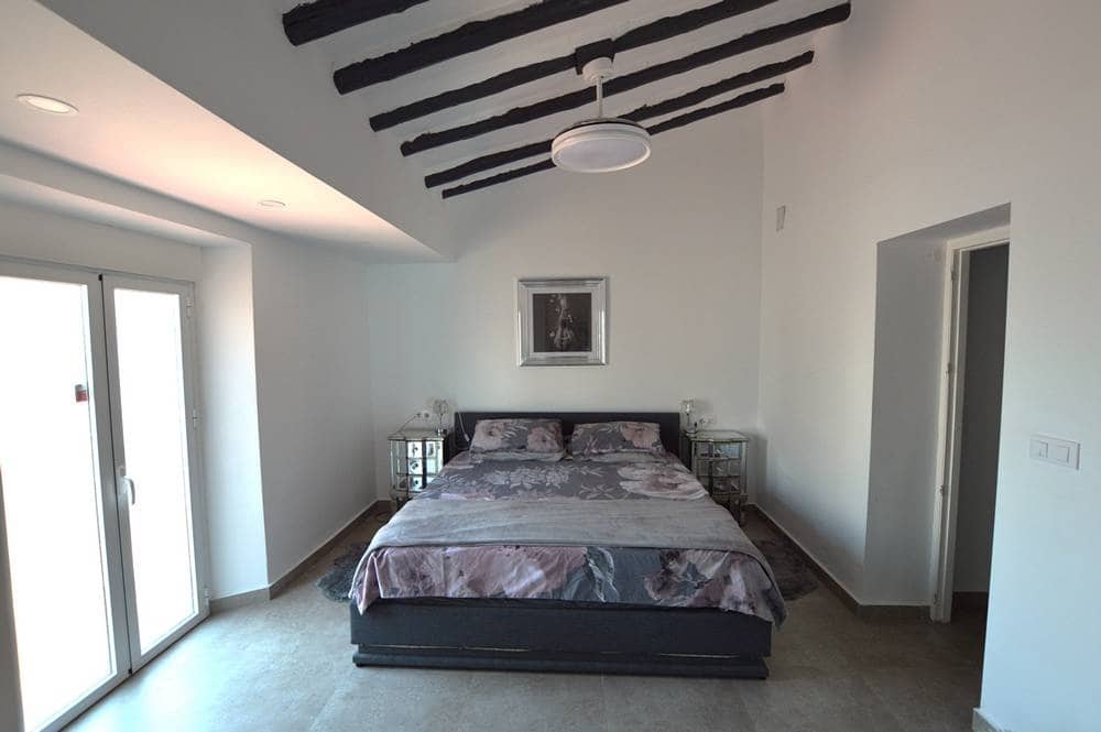 6 bedroom Townhouse for sale in Los Gallardos with pool - € 399,999 (Ref: 9116405)