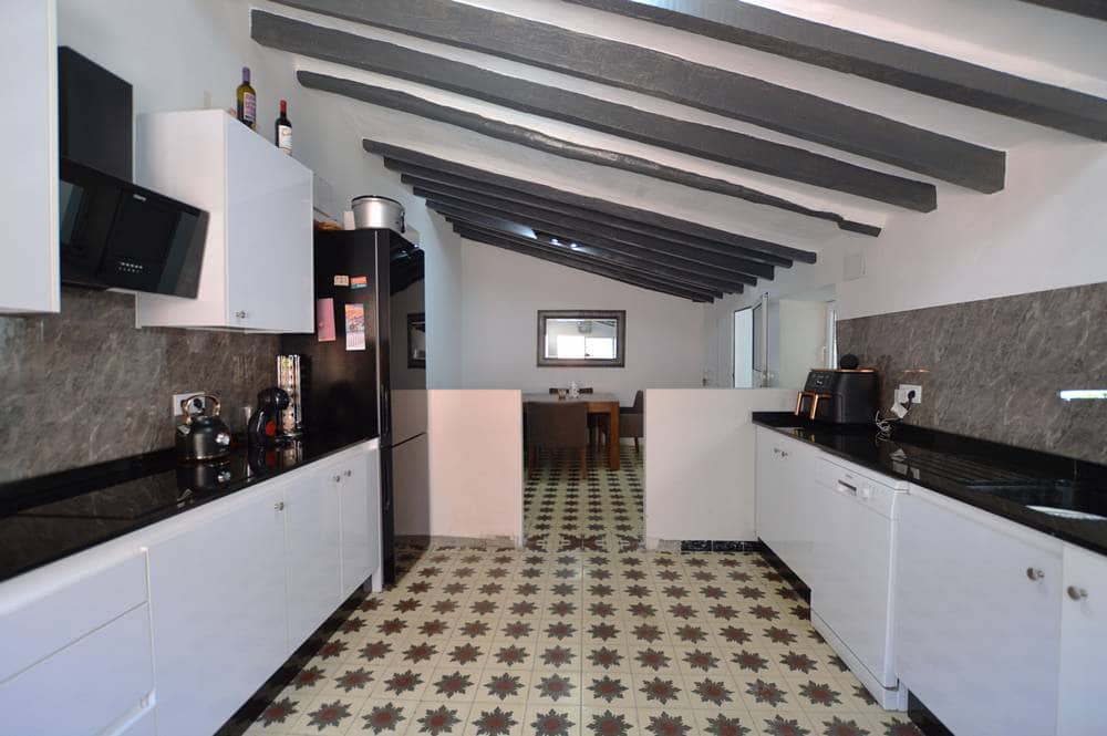 6 bedroom Townhouse for sale in Los Gallardos with pool - € 399,999 (Ref: 9116405)