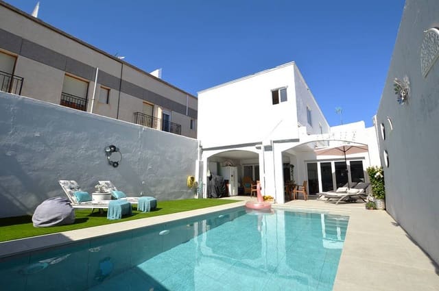 6 bedroom Townhouse for sale in Los Gallardos with pool - € 399,999 (Ref: 9116405)