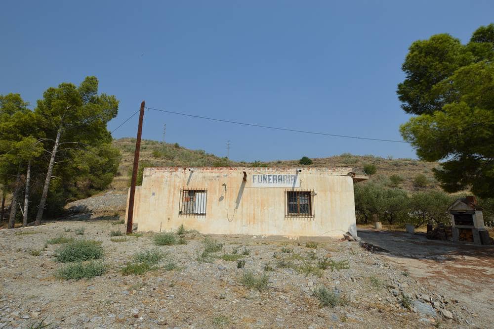 Maalaistalo myytävänä paikassa Lubrin - 150 000 € (Ref: 9206936)