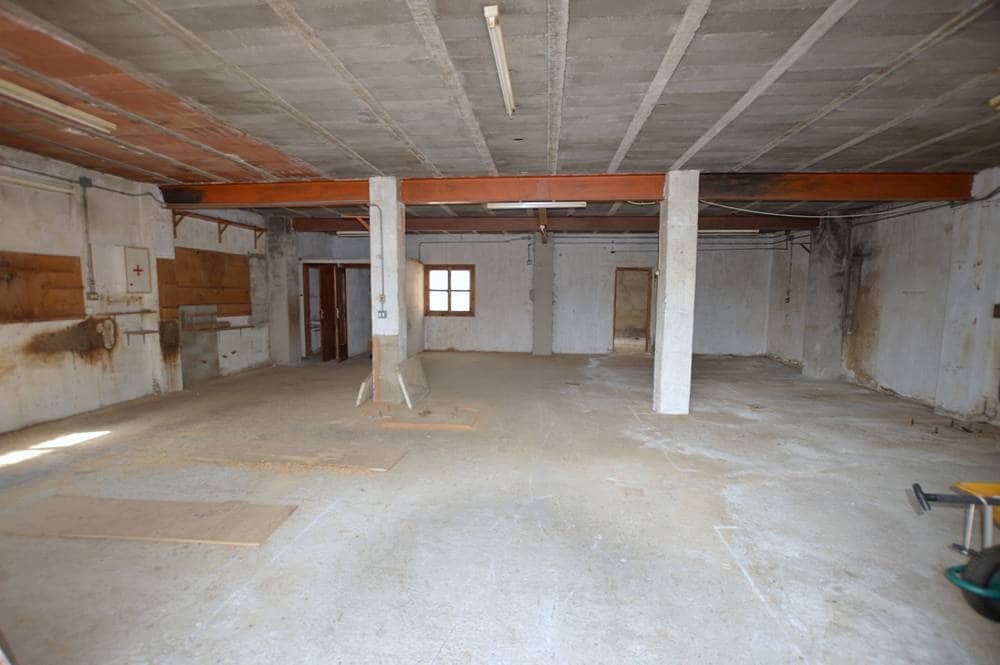 Maalaistalo myytävänä paikassa Lubrin - 150 000 € (Ref: 9206936)