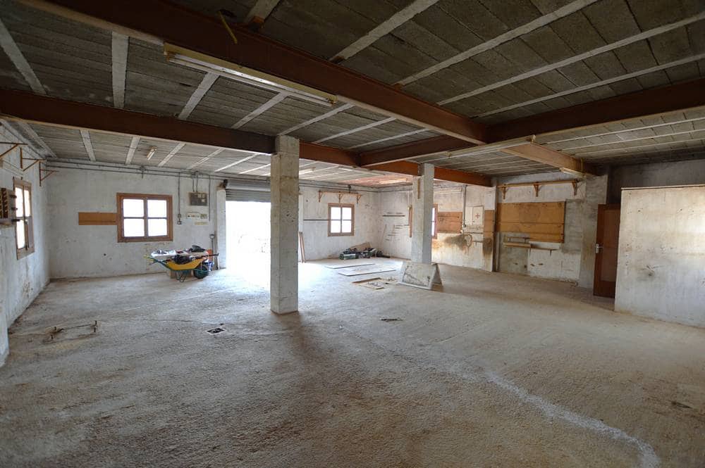 Maalaistalo myytävänä paikassa Lubrin - 150 000 € (Ref: 9206936)