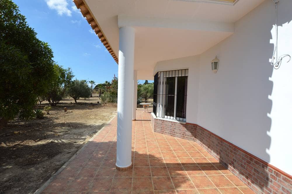 4 bedroom Villa for sale in Cuevas del Almanzora with garage - € 290,000 (Ref: 9261837)