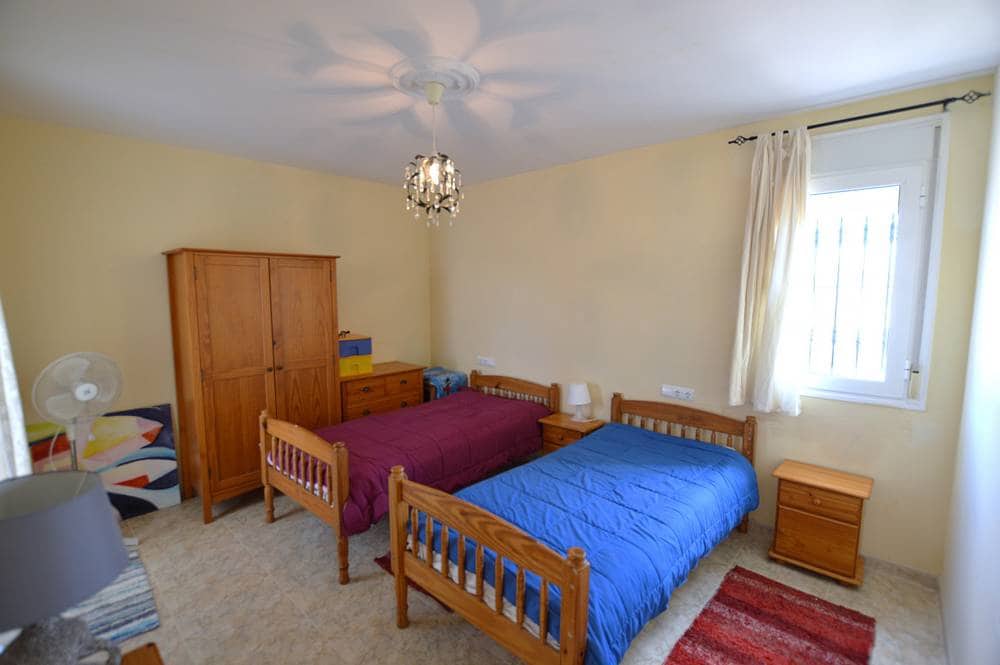 4 bedroom Villa for sale in Cuevas del Almanzora with garage - € 290,000 (Ref: 9261837)