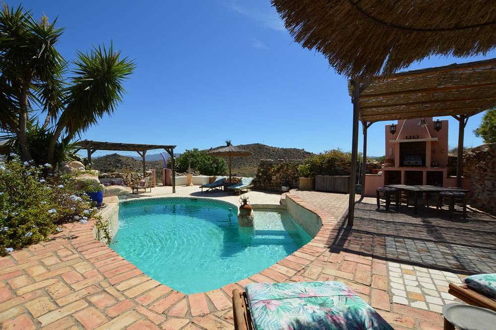 5 soveværelse Finca/Landehus til salg i Sorbas med swimmingpool garage - € 775.000 (Ref: 9270006)