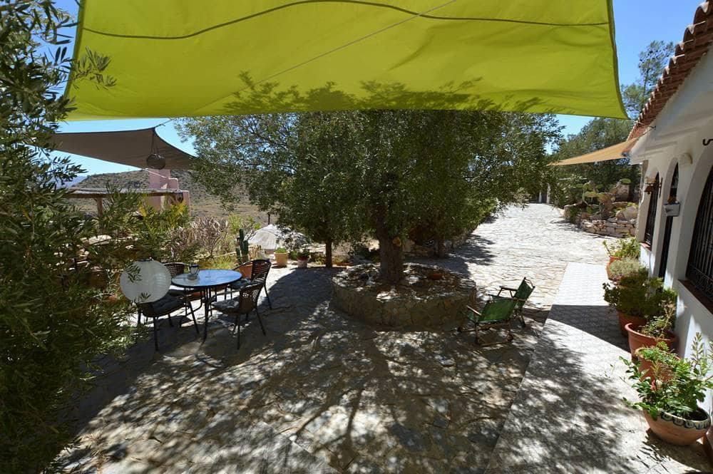 5 soveværelse Finca/Landehus til salg i Sorbas med swimmingpool garage - € 775.000 (Ref: 9270006)