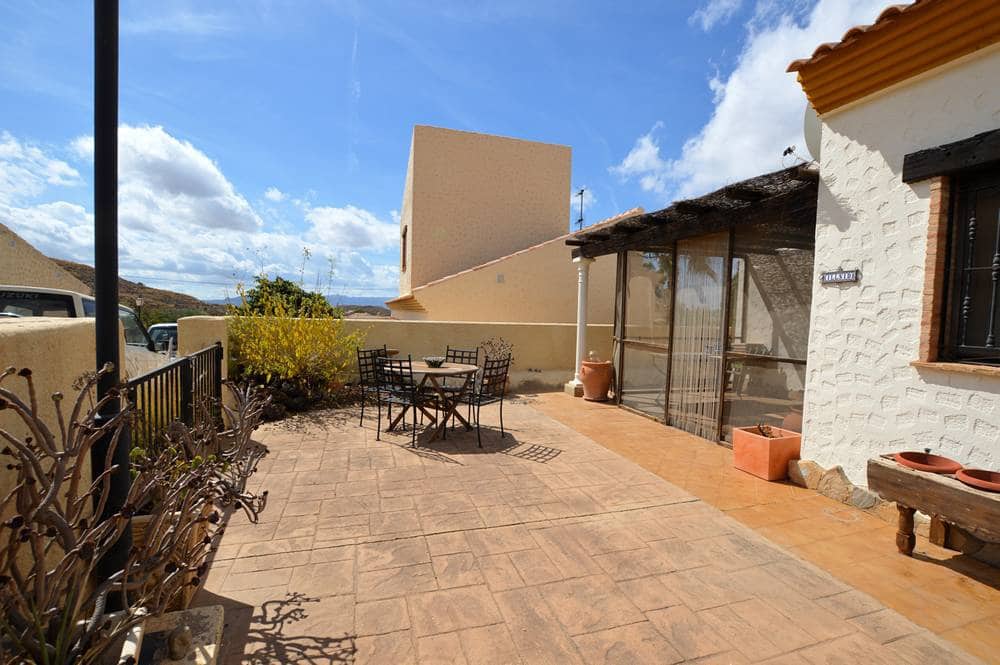 3 soveværelse Villa til salg i Sorbas med swimmingpool - € 175.000 (Ref: 9322139)