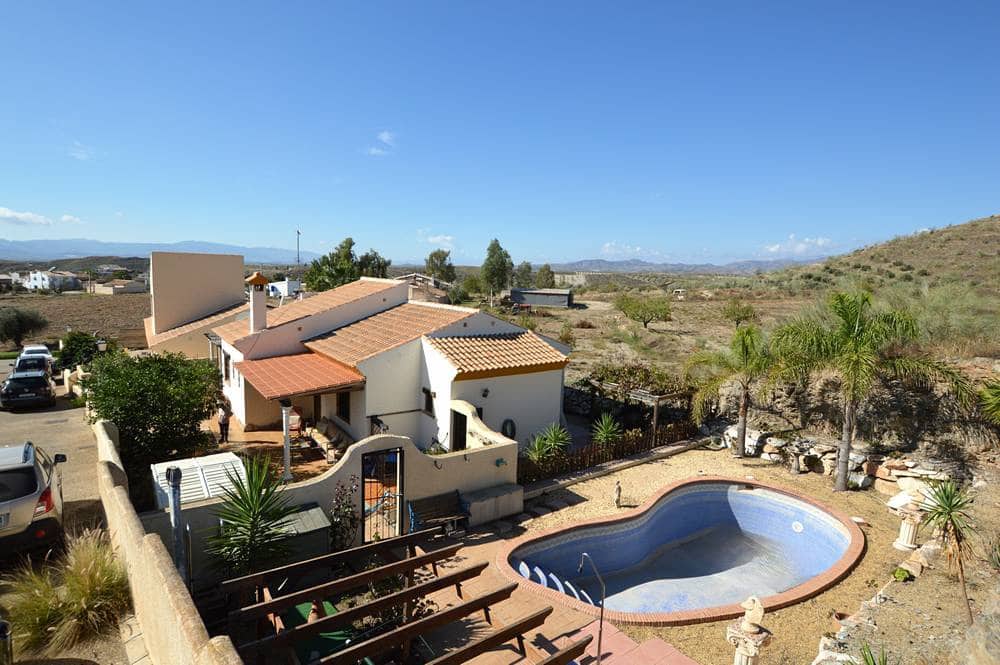 3 soveværelse Villa til salg i Sorbas med swimmingpool - € 175.000 (Ref: 9322139)