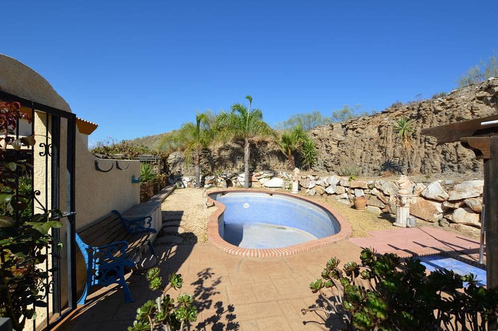 3 soveværelse Villa til salg i Sorbas med swimmingpool - € 175.000 (Ref: 9322139)