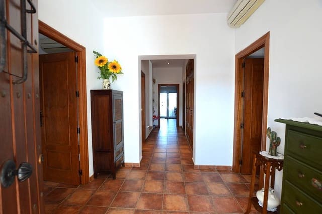 6 soverom Villa til salgs i Los Gallardos med svømmebasseng garasje - € 600 000 (Ref: 9324351)