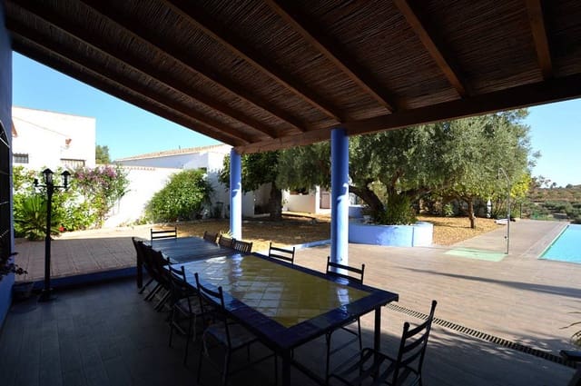 6 soverom Villa til salgs i Los Gallardos med svømmebasseng garasje - € 600 000 (Ref: 9324351)