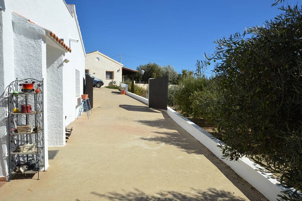 3 soveværelse Villa til salg i Sorbas med swimmingpool garage - € 250.000 (Ref: 9356403)