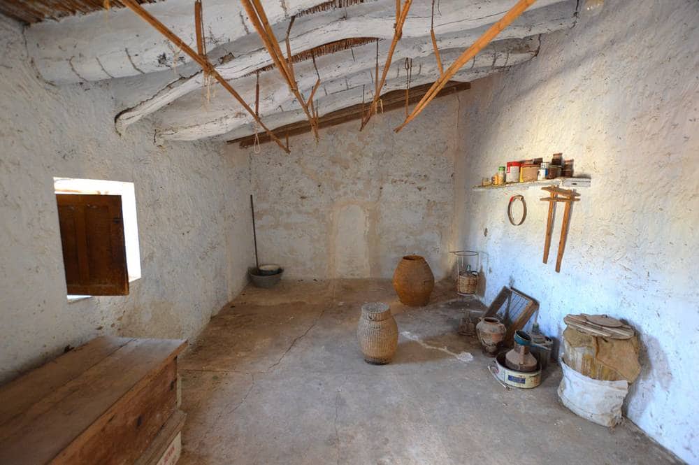 4 makuuhuone Omakotitalo myytävänä paikassa Lubrin - 69 950 € (Ref: 9652271)