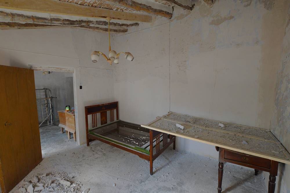 4 makuuhuone Omakotitalo myytävänä paikassa Lubrin - 69 950 € (Ref: 9652271)