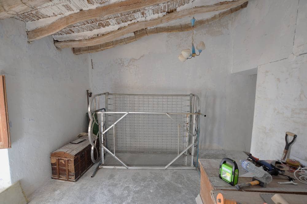 4 makuuhuone Omakotitalo myytävänä paikassa Lubrin - 69 950 € (Ref: 9652271)