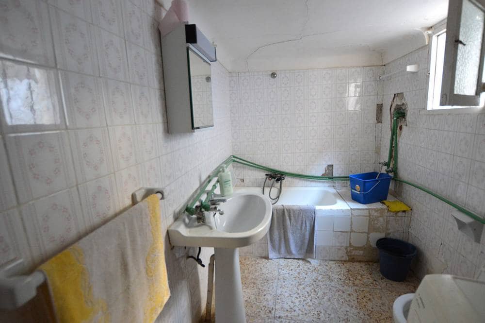 4 makuuhuone Omakotitalo myytävänä paikassa Lubrin - 69 950 € (Ref: 9652271)