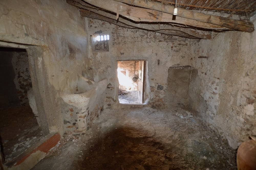 4 makuuhuone Omakotitalo myytävänä paikassa Lubrin - 69 950 € (Ref: 9652271)