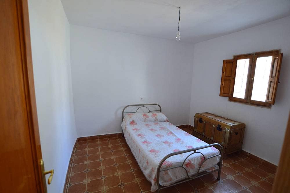 5 sypialnia Finka/Dom wiejski na sprzedaż w Lubrin z garażem - 149 950 € (Ref: 9712398)