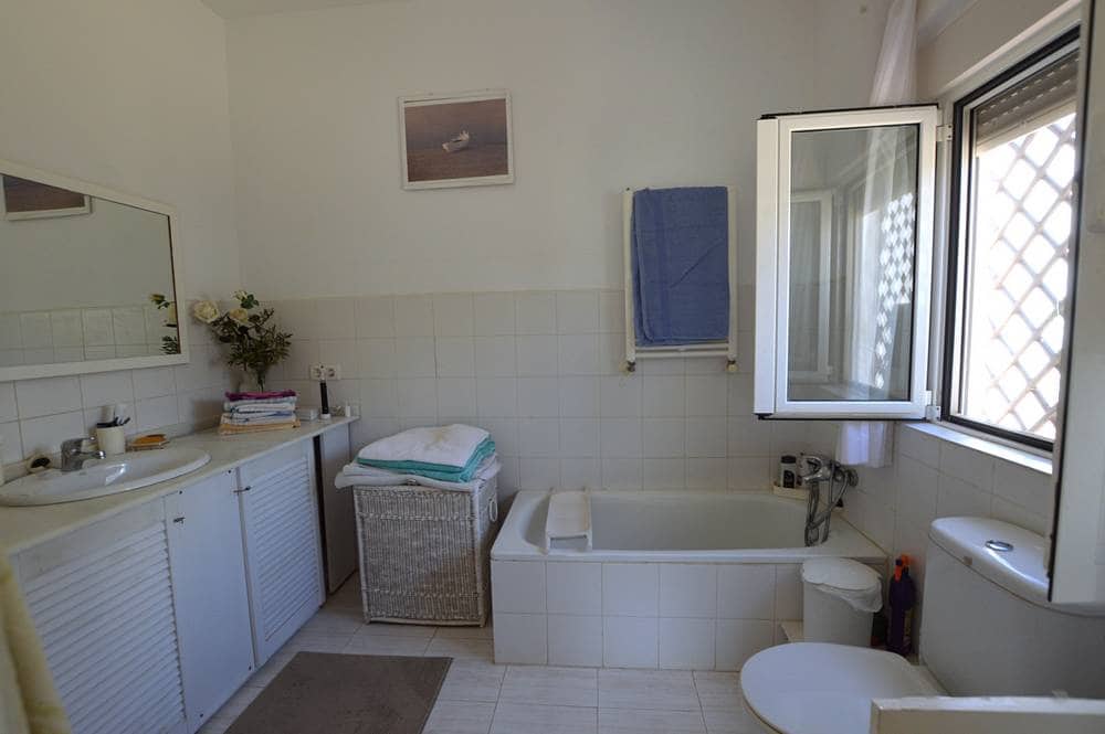 2 sypialnia Willa na sprzedaż w Bedar z basenem garażem - 320 000 € (Ref: 9763899)