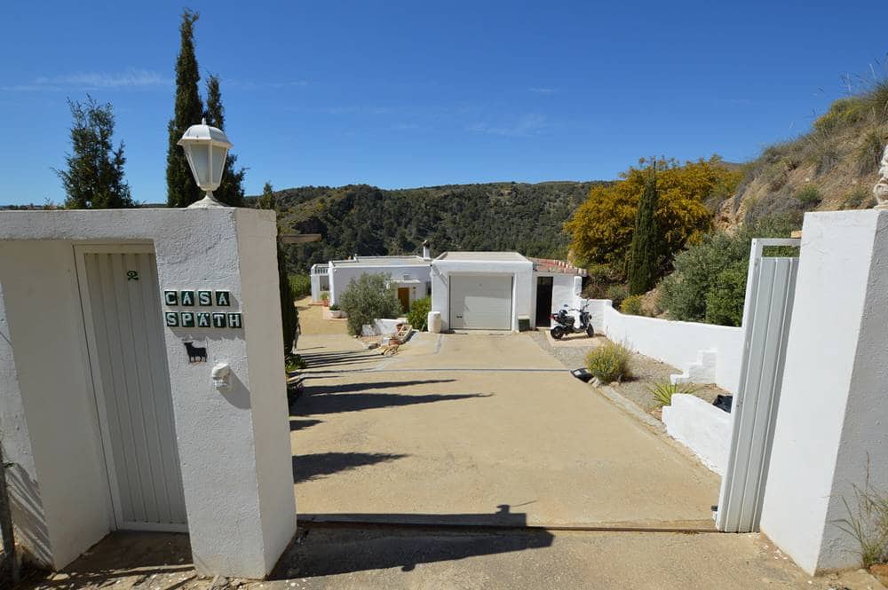 2 sypialnia Willa na sprzedaż w Bedar z basenem garażem - 320 000 € (Ref: 9763899)