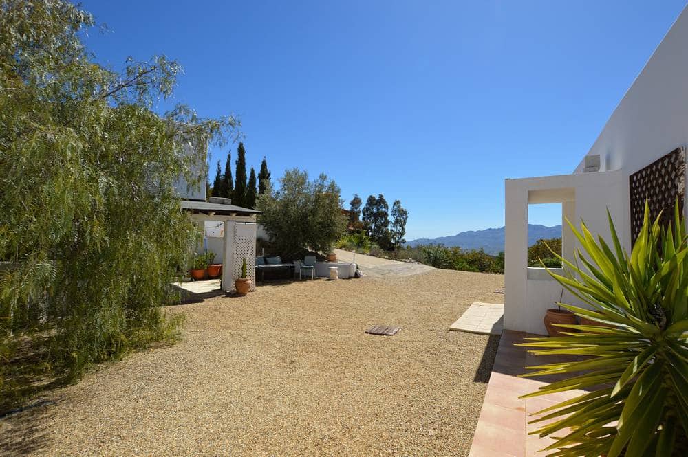 2 sypialnia Willa na sprzedaż w Bedar z basenem garażem - 320 000 € (Ref: 9763899)